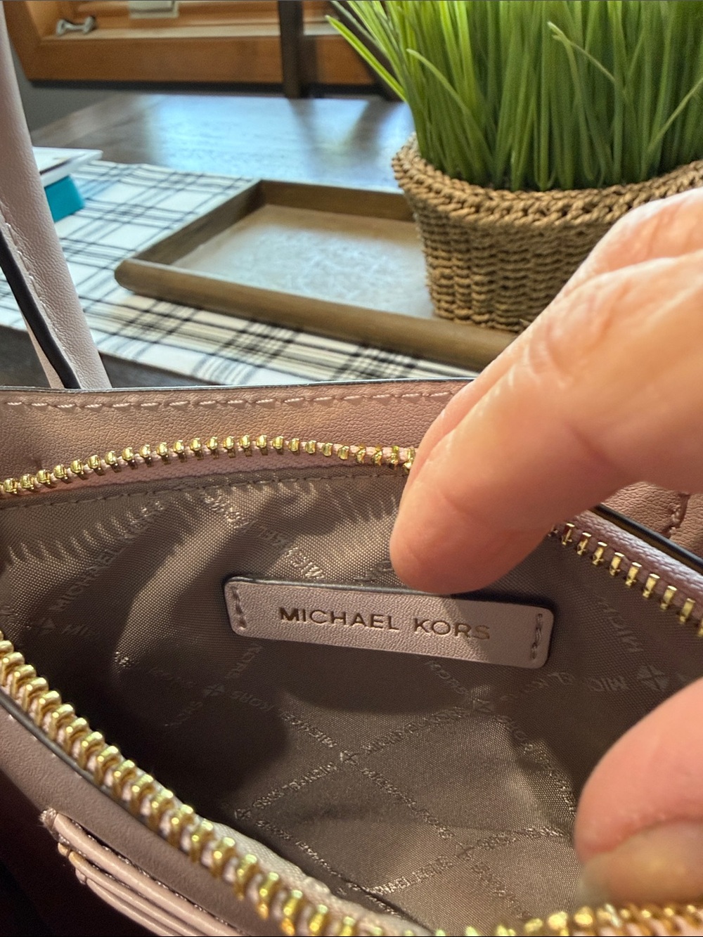 Michael Kors bag - Picture 10 of 10